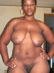 Caught Naked Black - Awesome black BBWs and housewives caught naked pictures