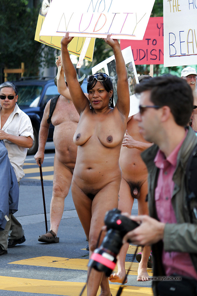 Nasty ebony granny totally nude in the public place. Photo #3
